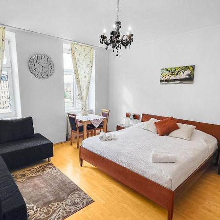 Spacious Three-Bedroom, Three King-Size Beds Vienna Esterno foto