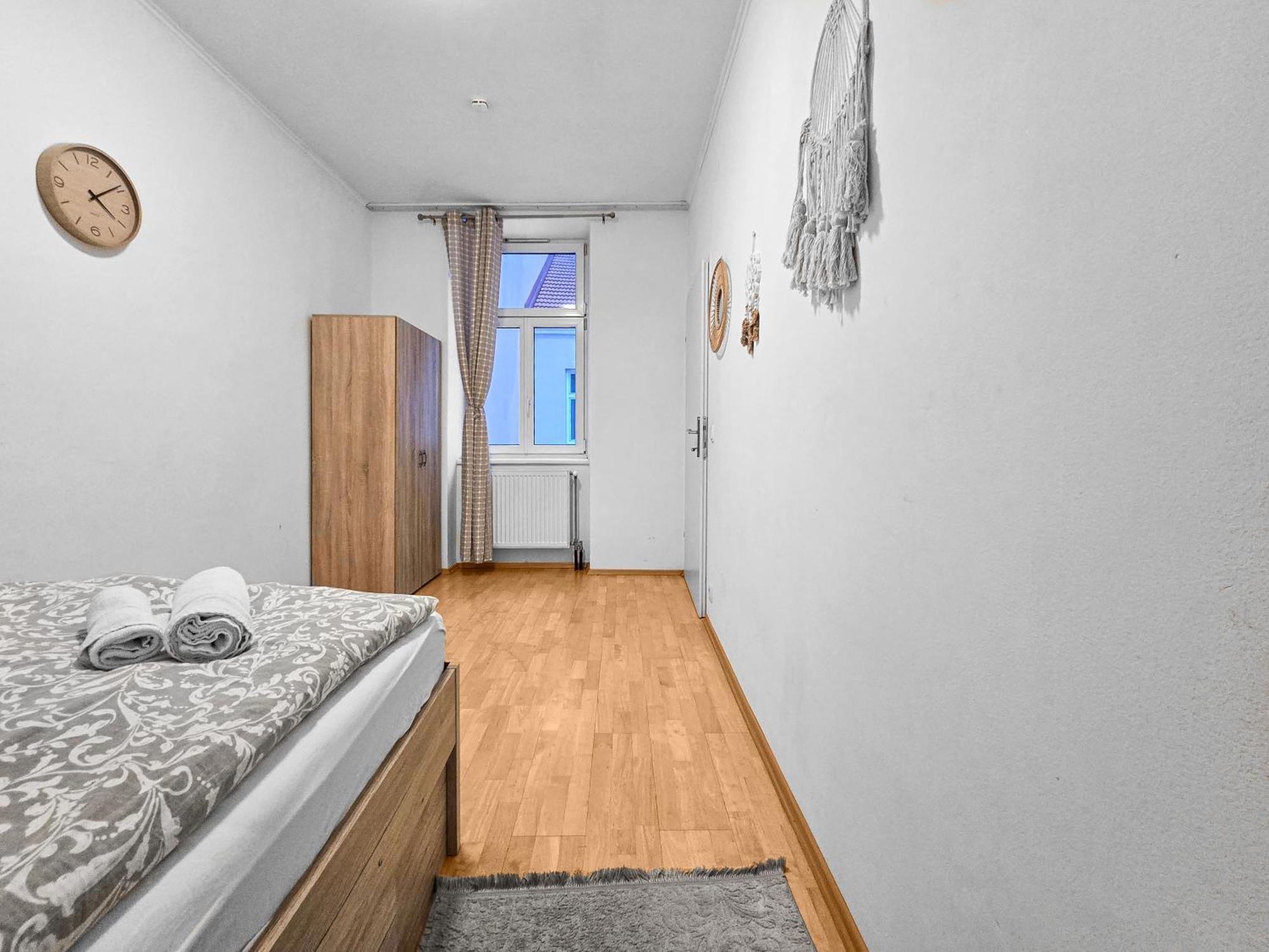 Spacious Three-Bedroom, Three King-Size Beds Vienna Esterno foto
